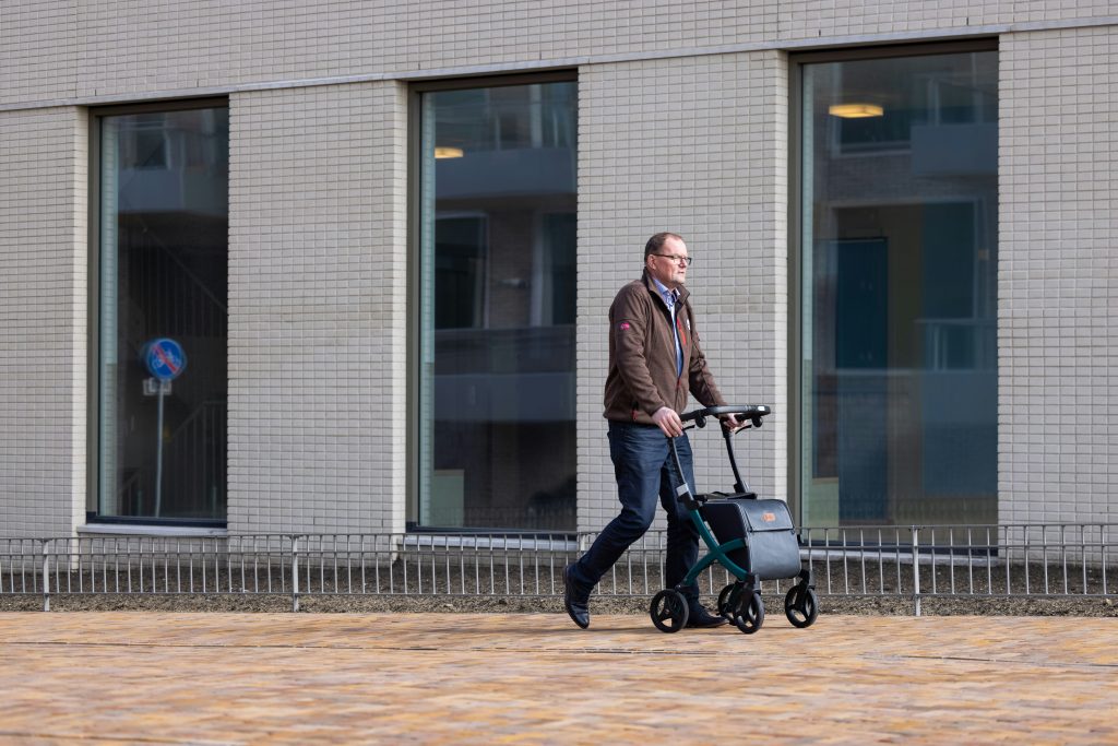 Carex Upeasy Seat Assist Plus - Portable Self-Powered Lifting Seat Cushion for Chairs, 70% Weight Support up to 340 lbs. - Lift Assist for Seniors and Mobility Support