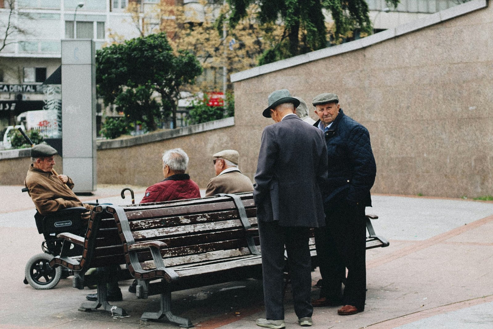 Electric Lift Chair for Seniors: Buying Guide and Safety Tips