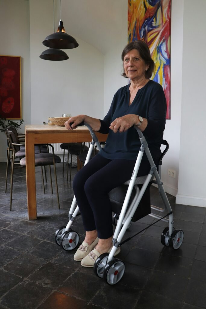 Foldable Electric Lift Chair: Safety, Features and Costs Foldable Electric Lift Chair: Safety, Features and Costs